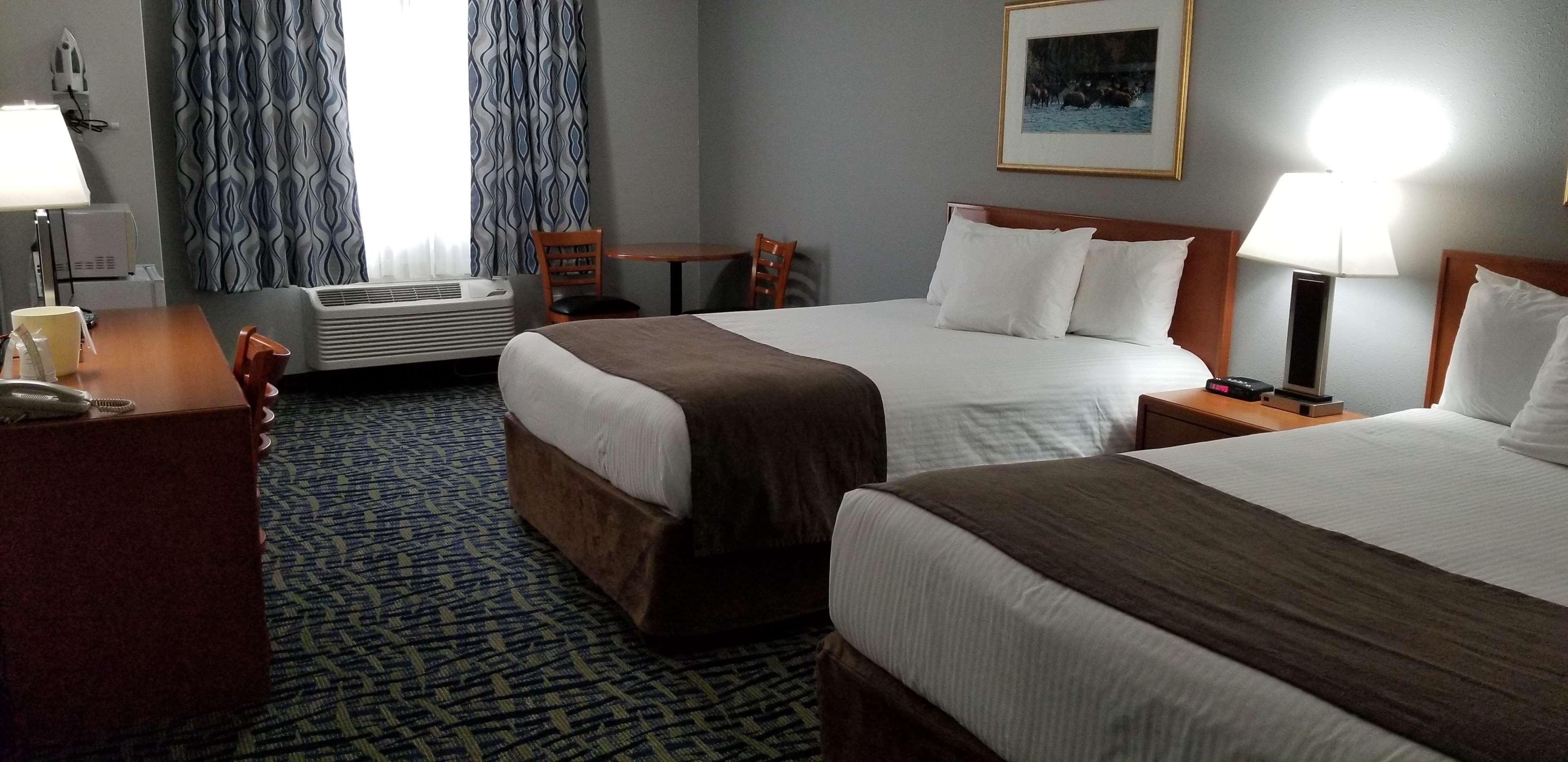 Surestay Plus Hotel By Best Western Lethbridge Room photo